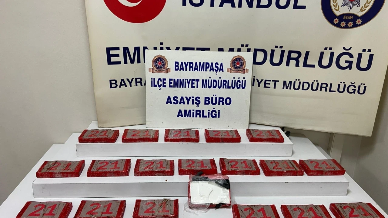 Otomobilden 20 kilogram kokain çıktı