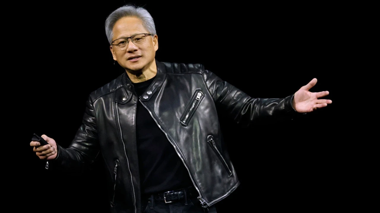 Nvidia CEO'su Jensen Huang'ın ikonik deri ceketi servet değerine satıldı