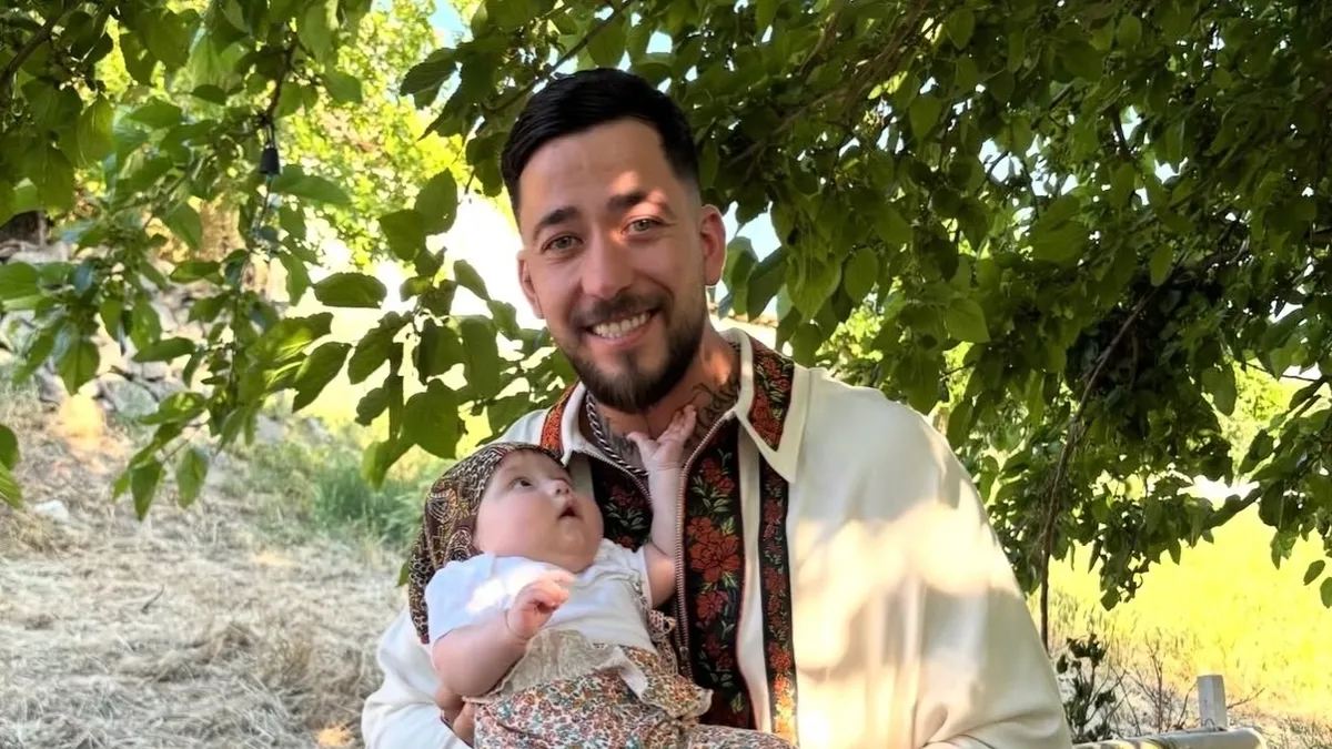 DJ Mahmut Orhan bu kez pazarda konser verdi