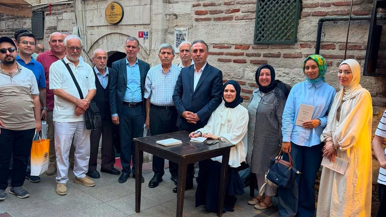 Ceyda Akcan’ın ilk kitabı için program: Edebiyat dünyasına ‘merhaba’ dedi