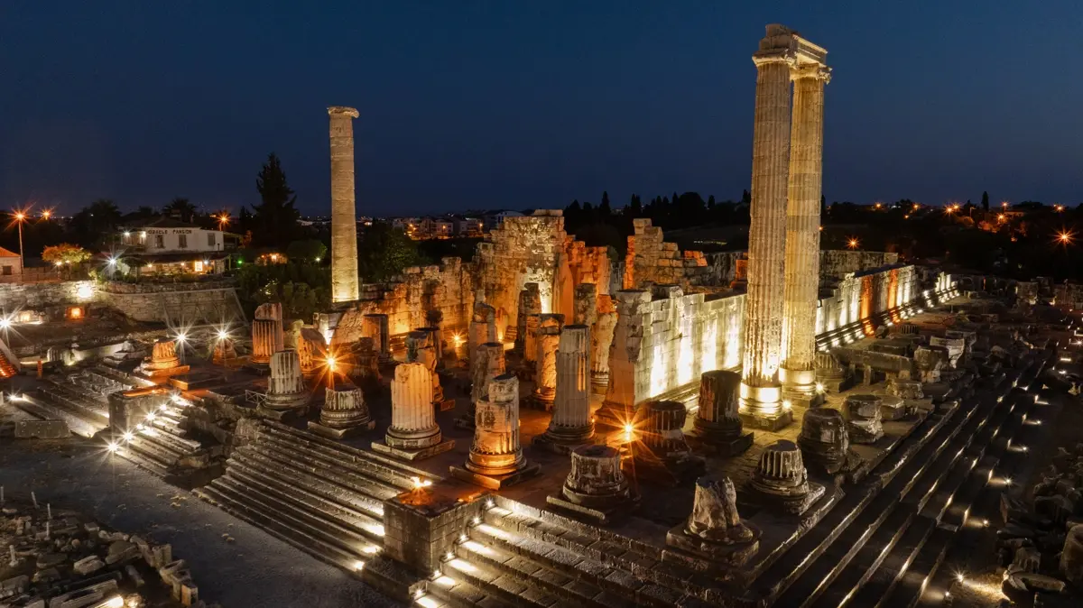 Apollon Tapınağı, gece müzeciliği ile daha da ışıldadı