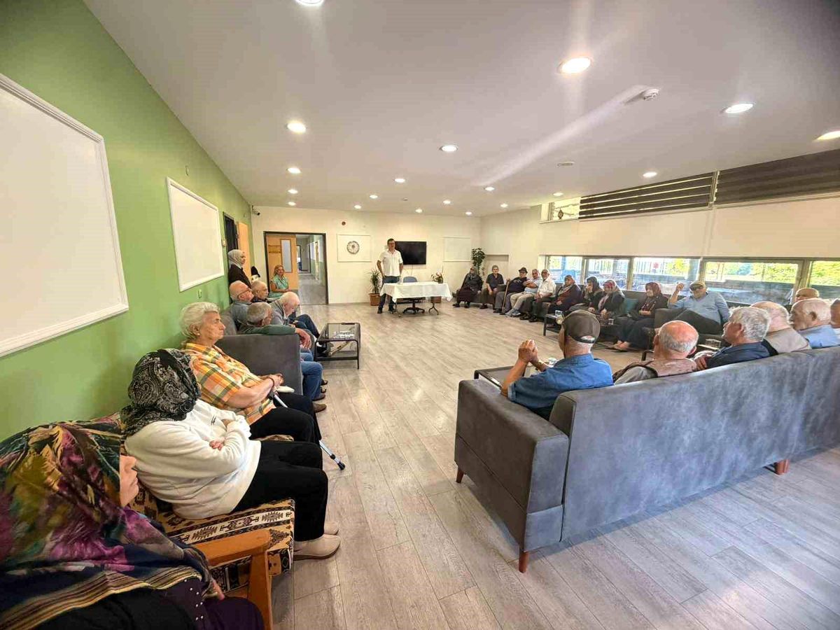 Yaşlılar için güvenli ve sağlıklı yaşam alanları ele alındı