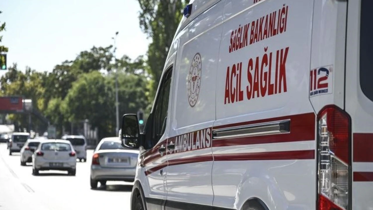 Tarım işçilerini taşıyan minibüs şarampole devrildi: Yaralılar var