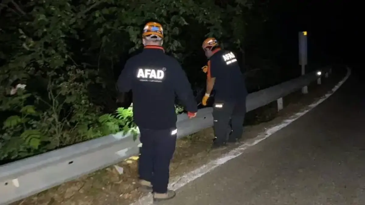 İnegöl'de uçurum kenarında bulunan motosiklet ekipleri harekete geçirdi
