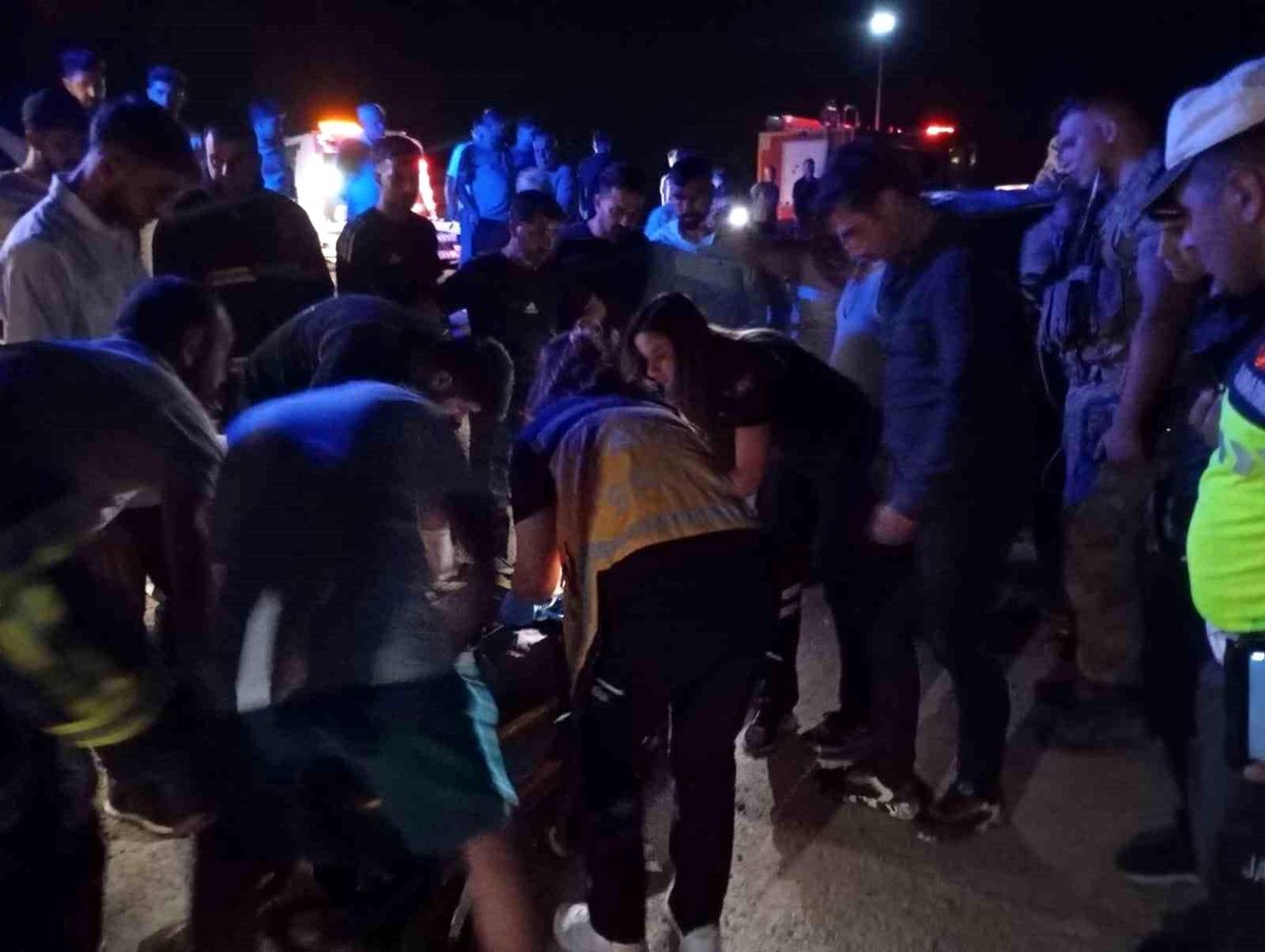 Mardin'de devrilen hafif ticari aracın sürücüsü ağır yaralandı