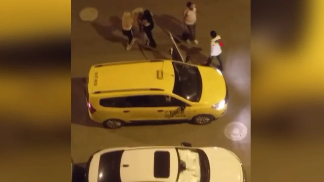 Taksiden indiler, birbirine girdiler: Iğdır’da saç saça baş başa kavga