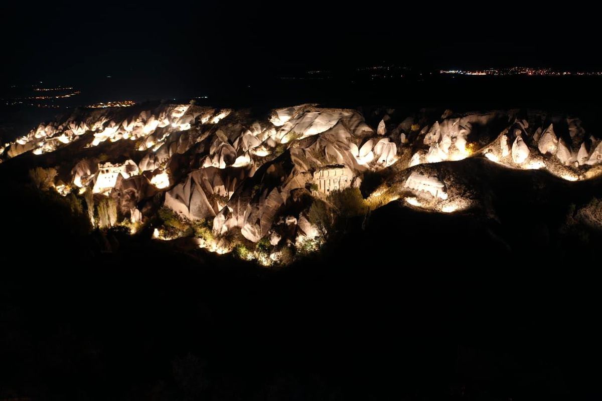 Kapadokya gün batımından sonra da mest ediyor