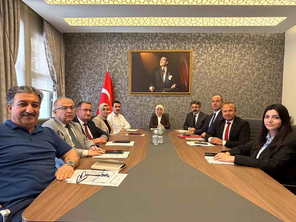 Düzce'de eğitim çalışmaları değerlendirme toplantısında ele alındı