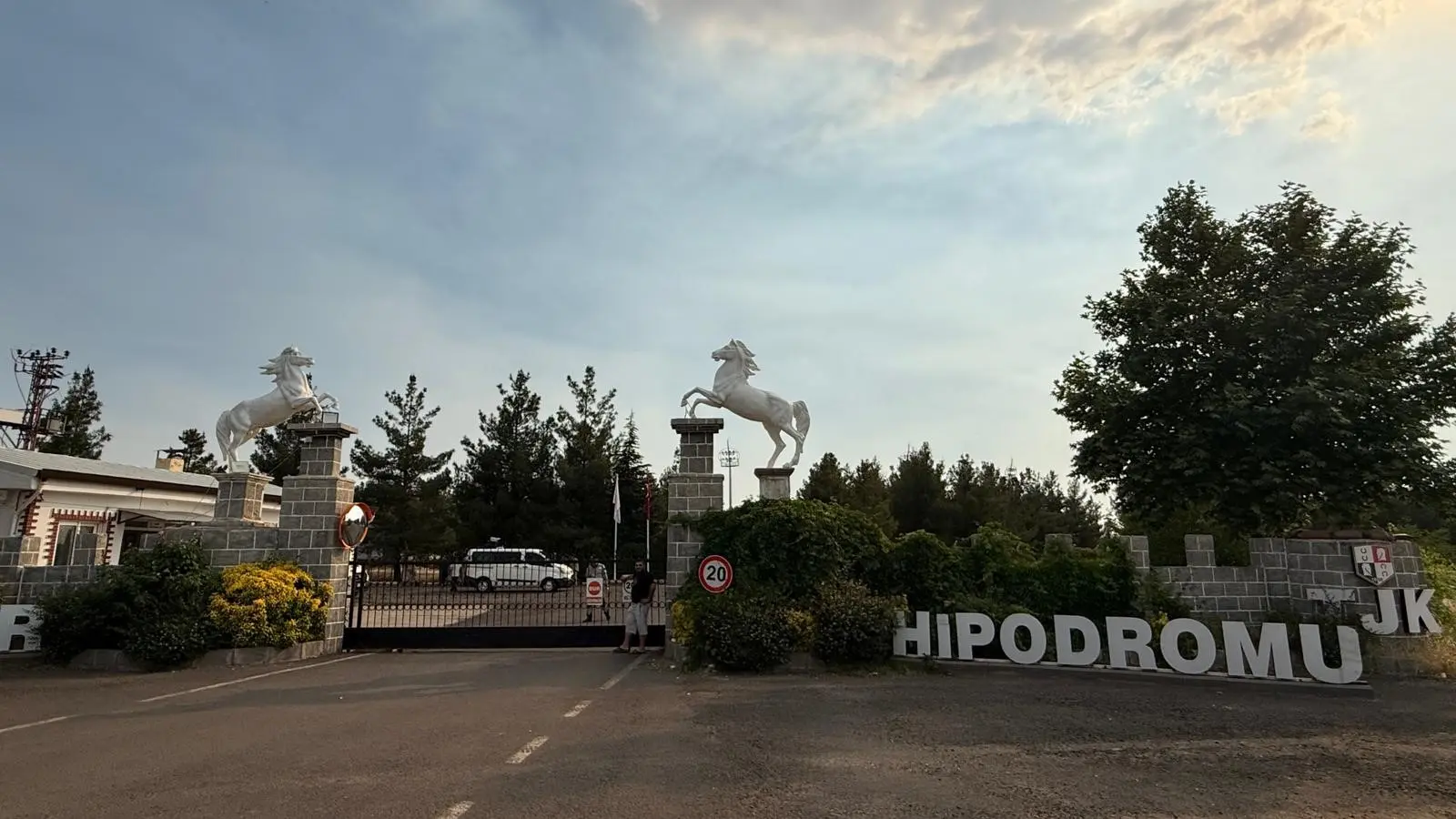Diyarbakır'da hipodromda at sahipleri ve bakıcıları arasında kavga: 2 kişi öldü