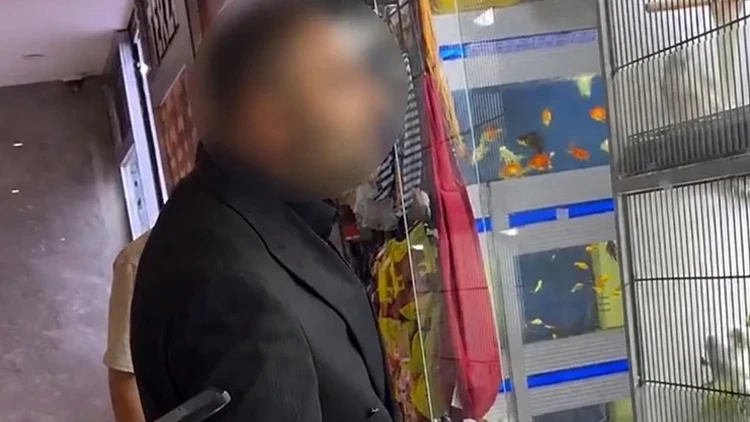 Ankara’da AVM’de denetim yaptığı izlenimi veren 5 kişi gözaltına alındı