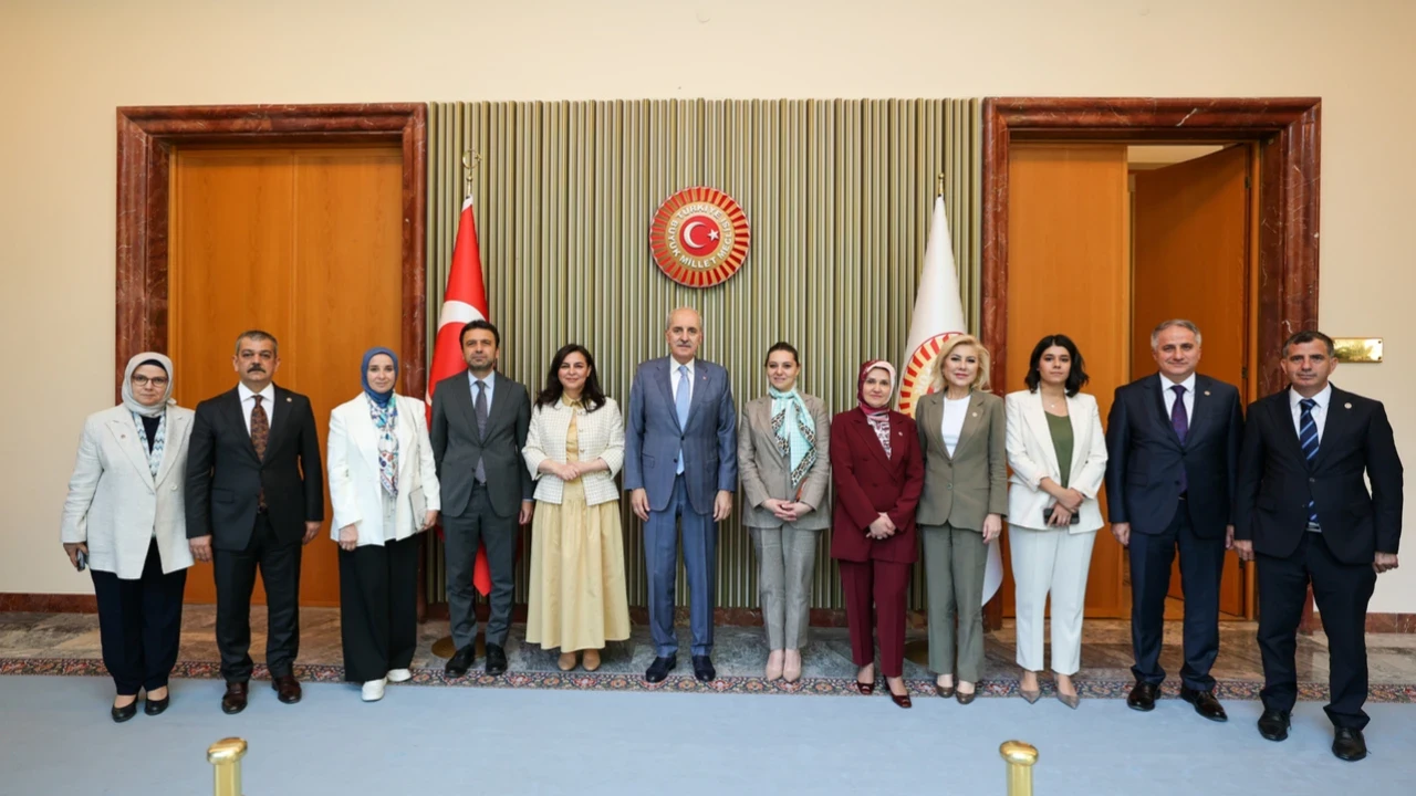 Suça Sürüklenen Çocuklar raporu Meclis Başkanı Kurtulmuş'a sundu