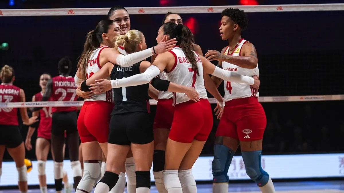 Kanada'ya karşı müthiş geri dönüş! Filenin Sultanları yarı finalde