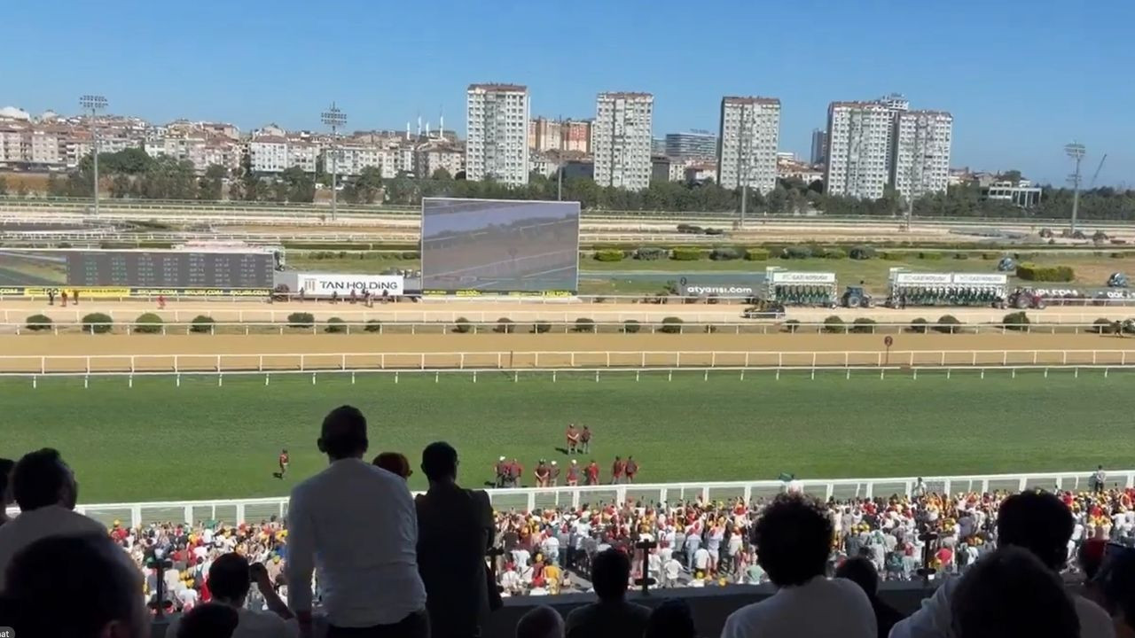 Türk at yarışçılığının derbisi: 100. Gazi Koşusu'nun kazananı belli oldu