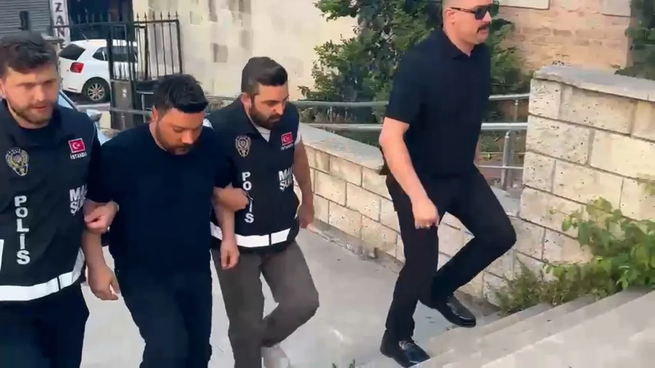 Oğuzhan Uğur'un gözaltına alınma görüntüleri ortaya çıktı
