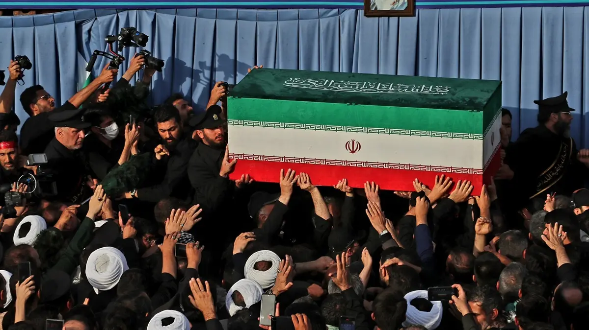 Resmi törenle karşılandı... Hamaney'in cenazesi Irak'a getirildi