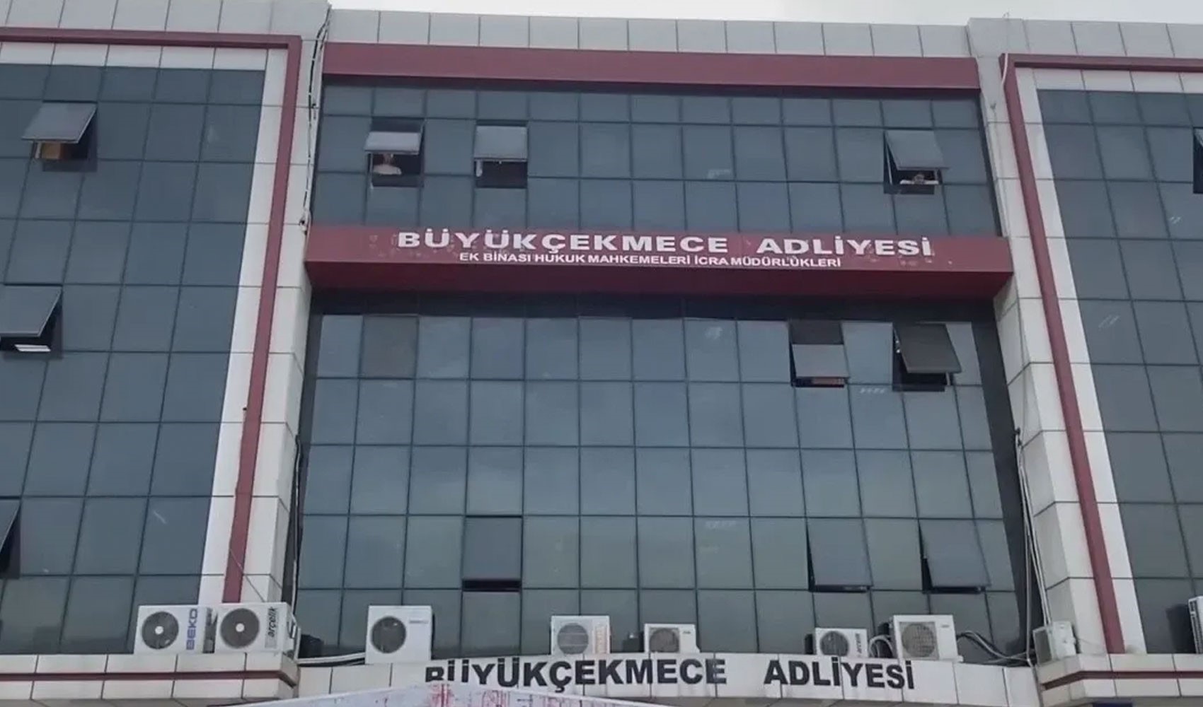 25 kilo altın, 50 kilo gümüş çalınmıştı: 147 milyon liralık adliye soygununda firari zanlılar Türkiye’ye teslim oldu