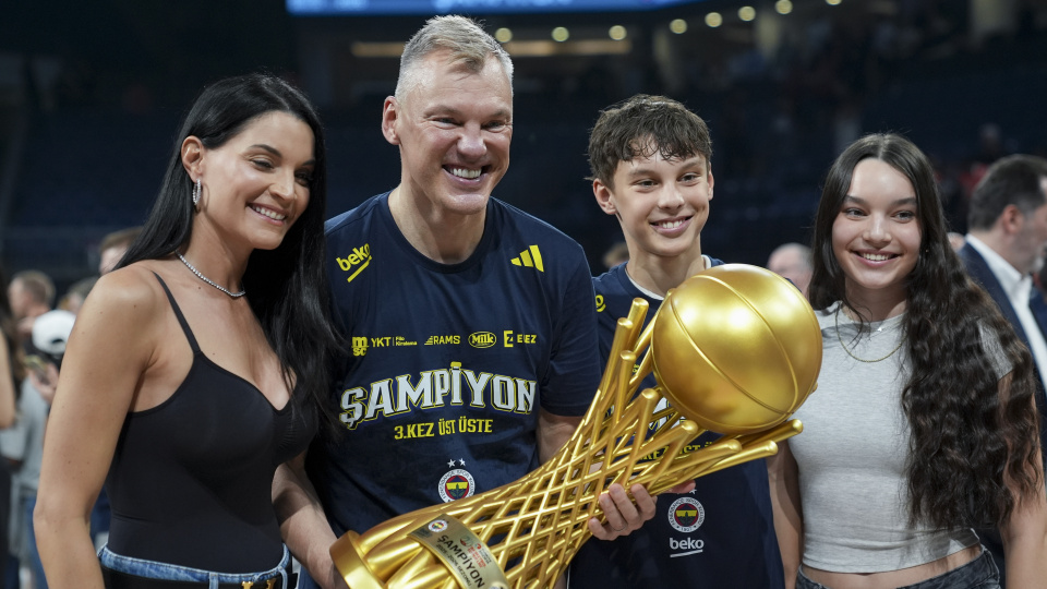 Sarunas Jasikevicius: Şampiyonluk için çok mutluyuz!