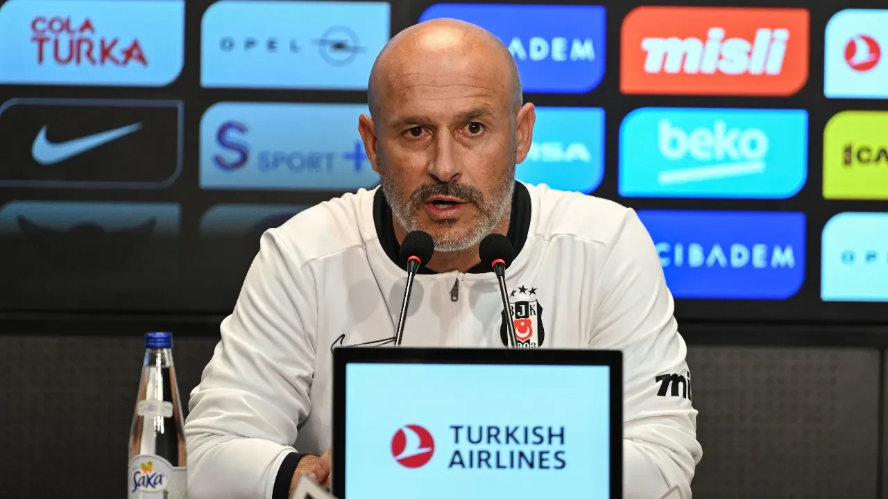 Beşiktaş'ta Italiano, Midtjylland galibiyetini değerlendirdi! "Harika bir akşamdı"