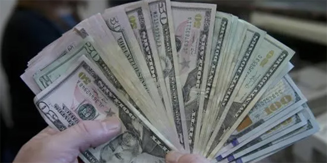 Dolar güne yatay seyirle başladı