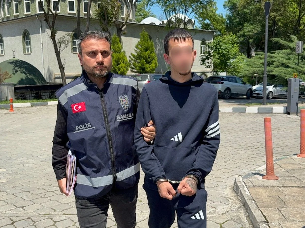 Samsun'da park halindeki motosikletlere zarar verip birini çaldı