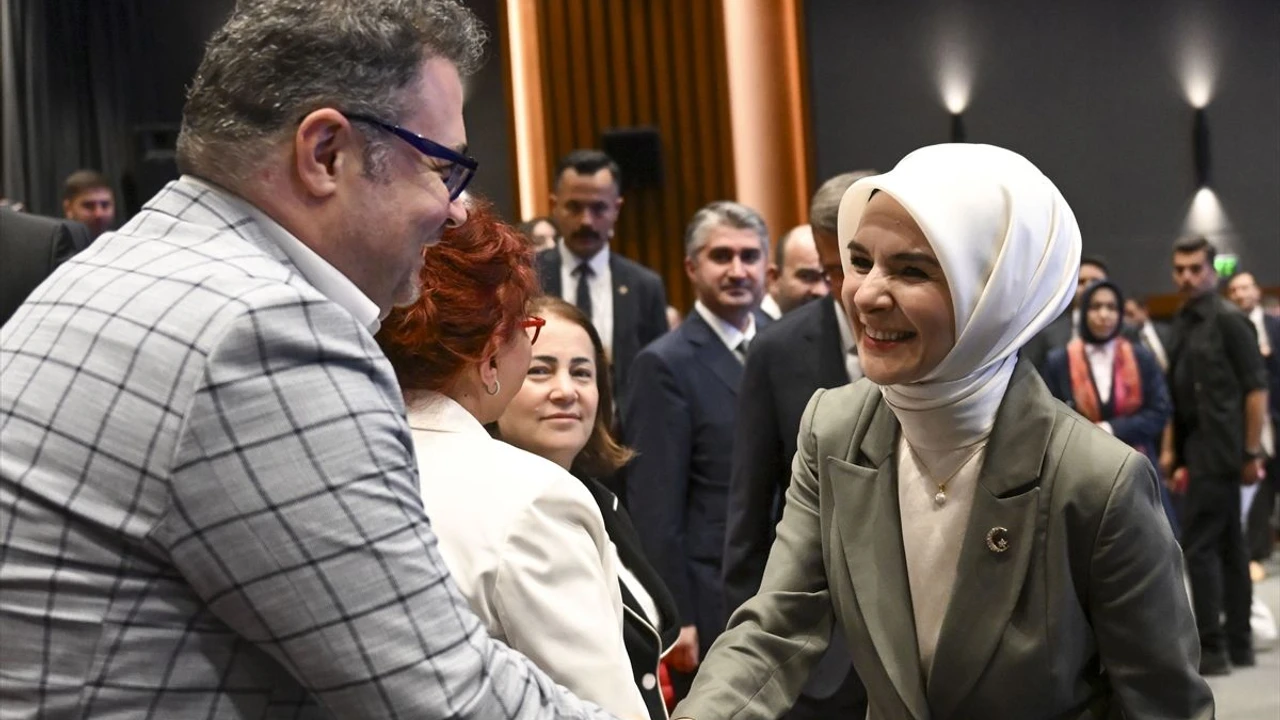 İletişim Başkanlığı, "Yeni İletişim Teknolojileri ve Aile" el kitabı hazırladı