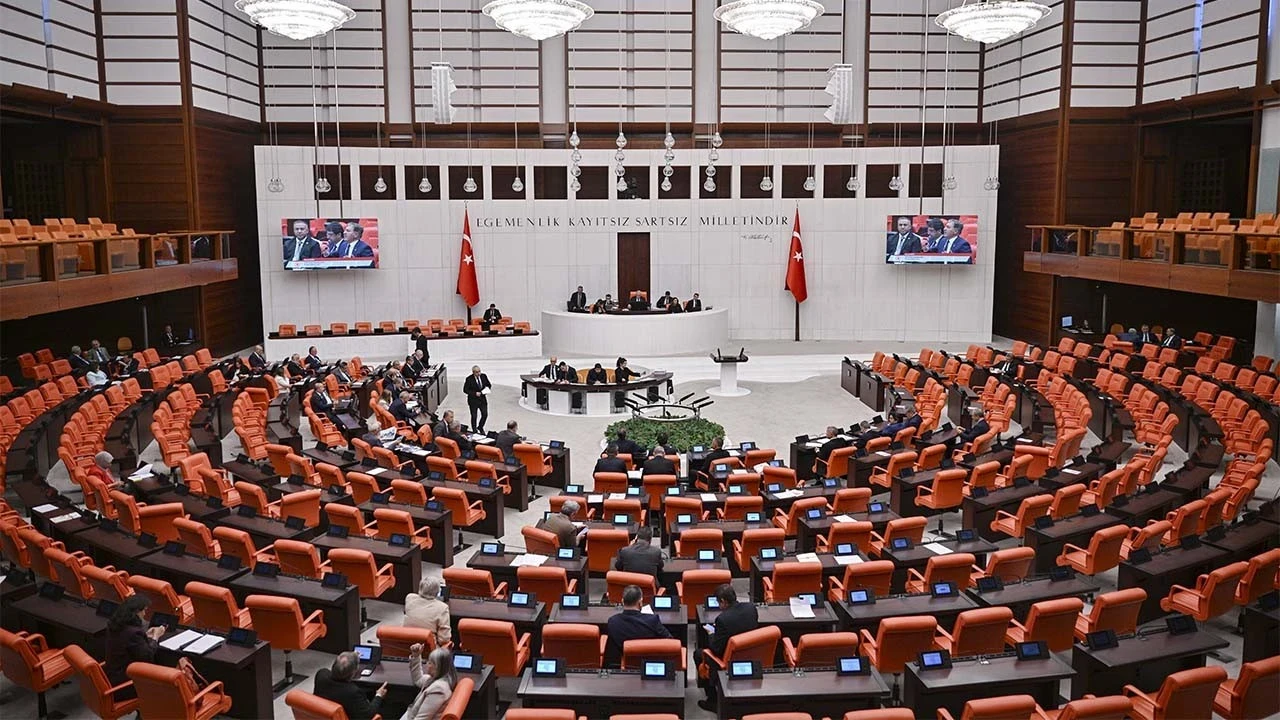 Cumhuriyet tarihinde bir ilk! 'Bağımsızlar' TBMM'de rekor kırdı: İşte sandalye dağılımında son tablo