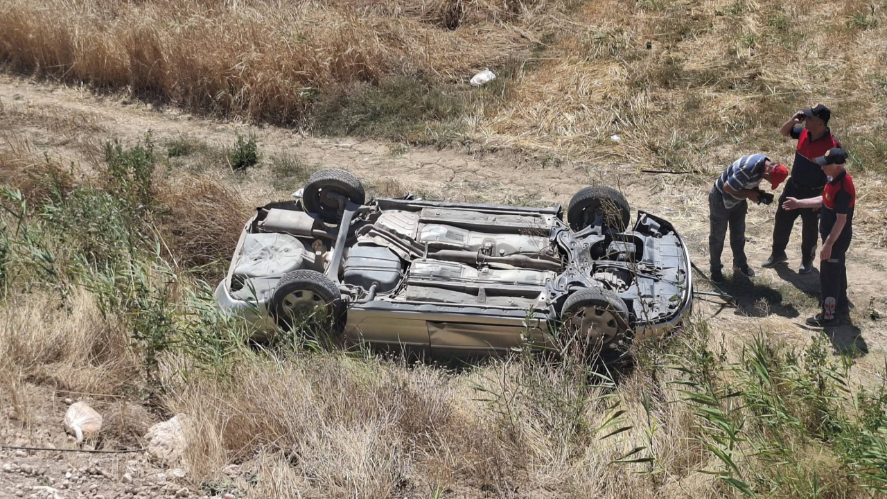 Kütahya'da iki otomobil çarpıştı: 3 yaralı