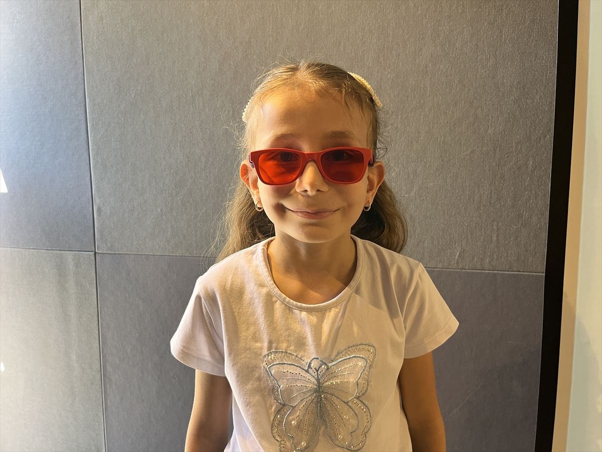 Ses hassasiyeti bulunan 6 yaşındaki çocuk için özel sinema gösterimi yapıldı