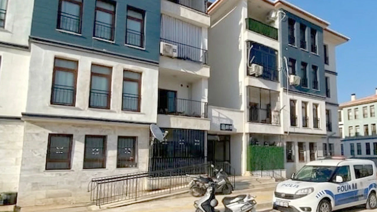 Annelerini kanlar içinde bulmuşlardı: Katili her gün kapısını çalıyormuş