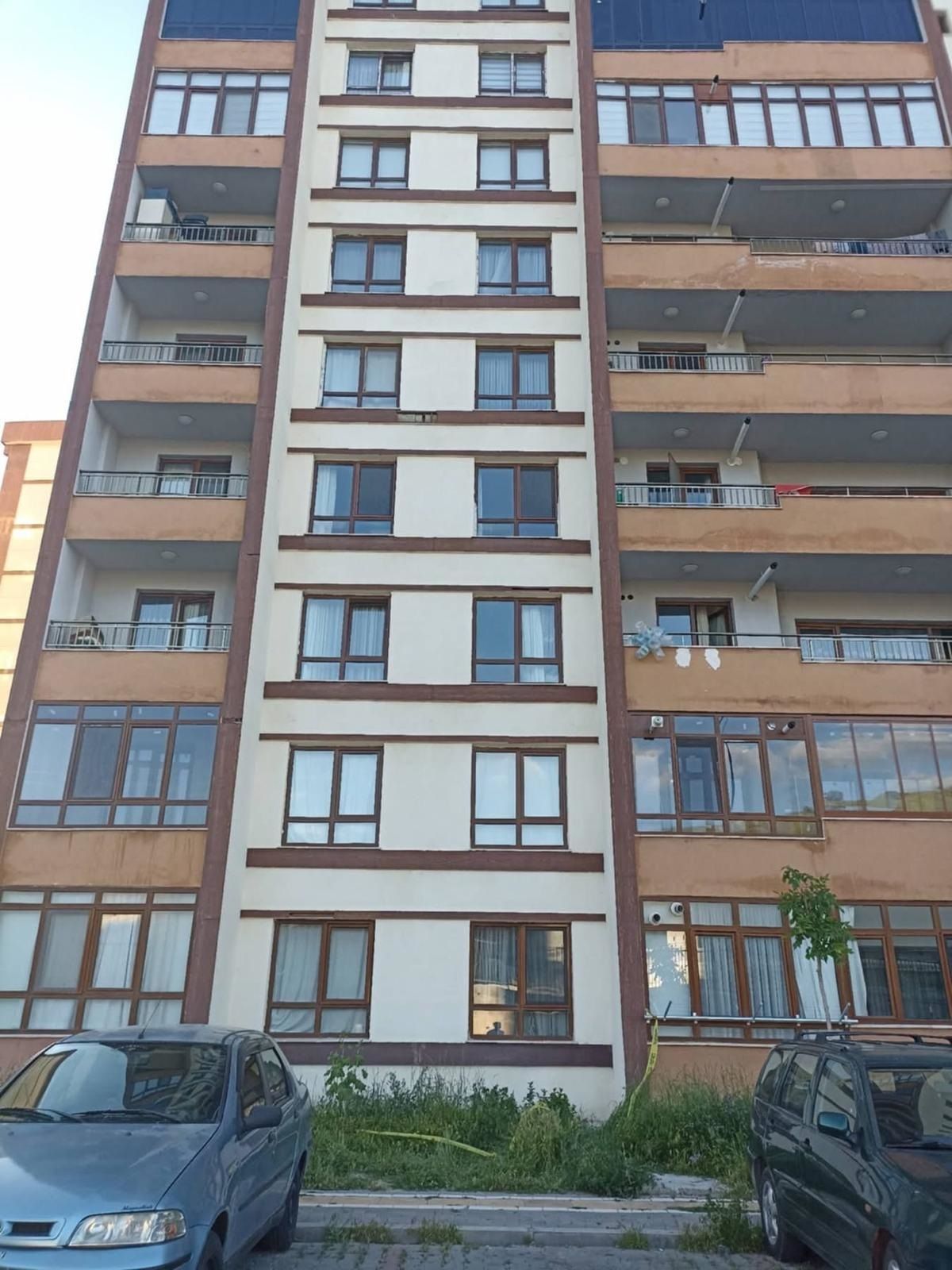 Nevşehir'de binanın 5'inci katındaki pencereden düşen çocuk öldü