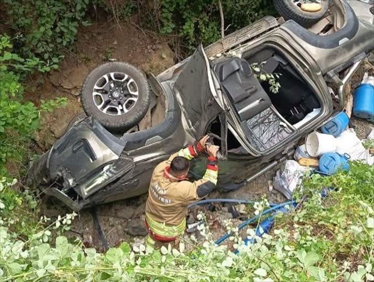 Hatay'da pikap ile otomobilin çarpıştığı kazada 7 kişi yaralandı