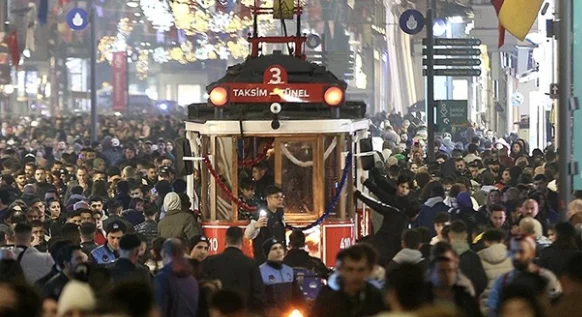 “Sorun muhalefetin gücü değil, özeleştirinin zayıflığı”