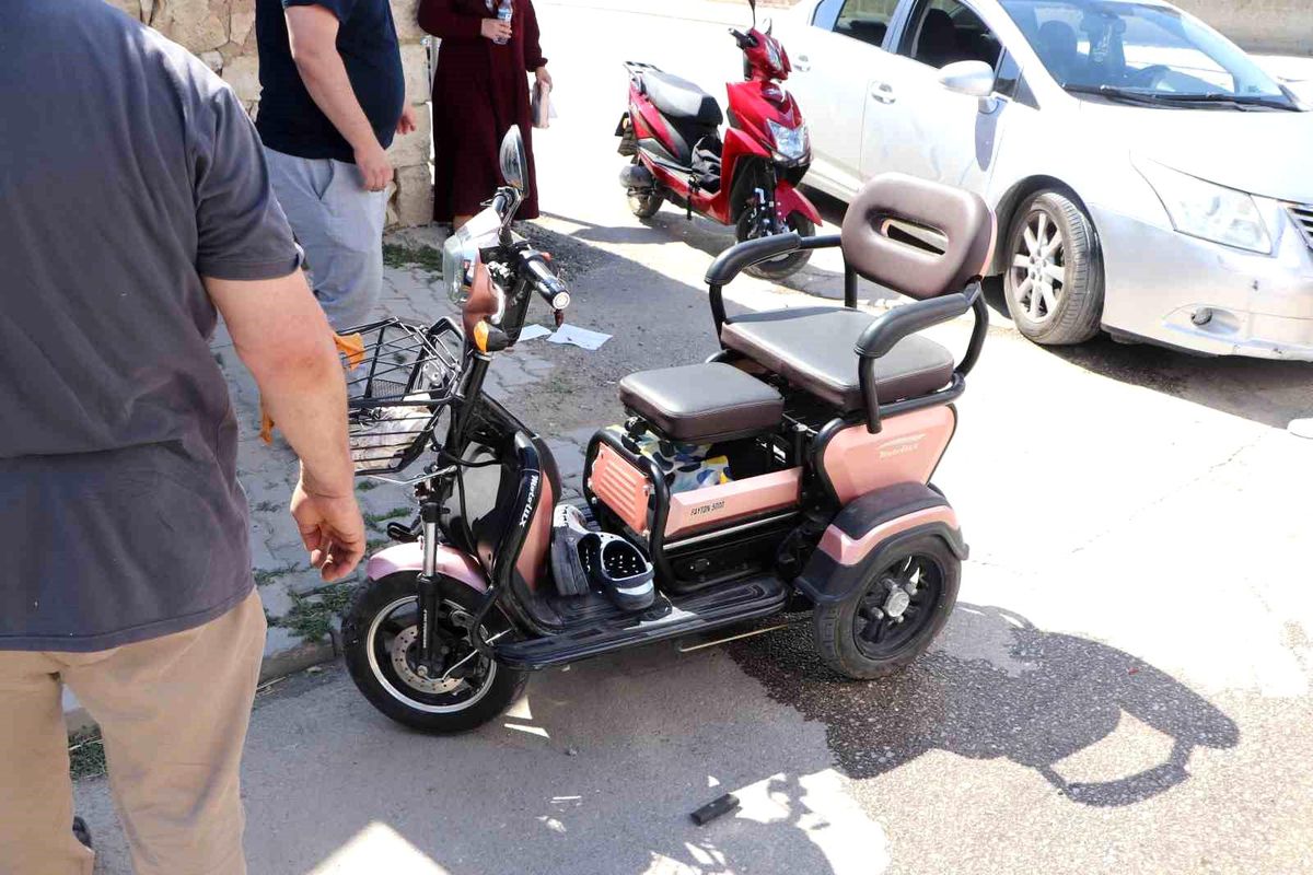 Karaman'da otomobille elektrikli bisiklet çarpıştı: 2 çocuk yaralandı