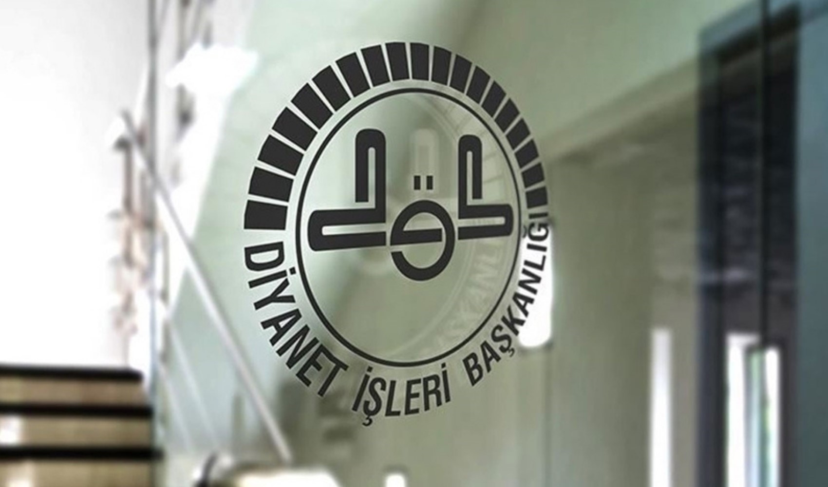 Diyanet cuma hutbesinde isim vermeden Deniz Göktaş’ı hedef gösterdi: Çocuklarımızı uzaklaştırıyor