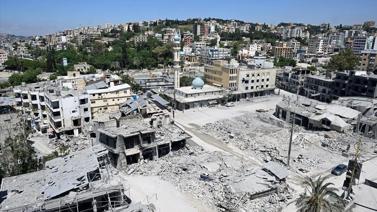 ABD ile İran arasında müzakereler sürerken İsrail ordusu Lübnan'a yeni saldırılar düzenledi