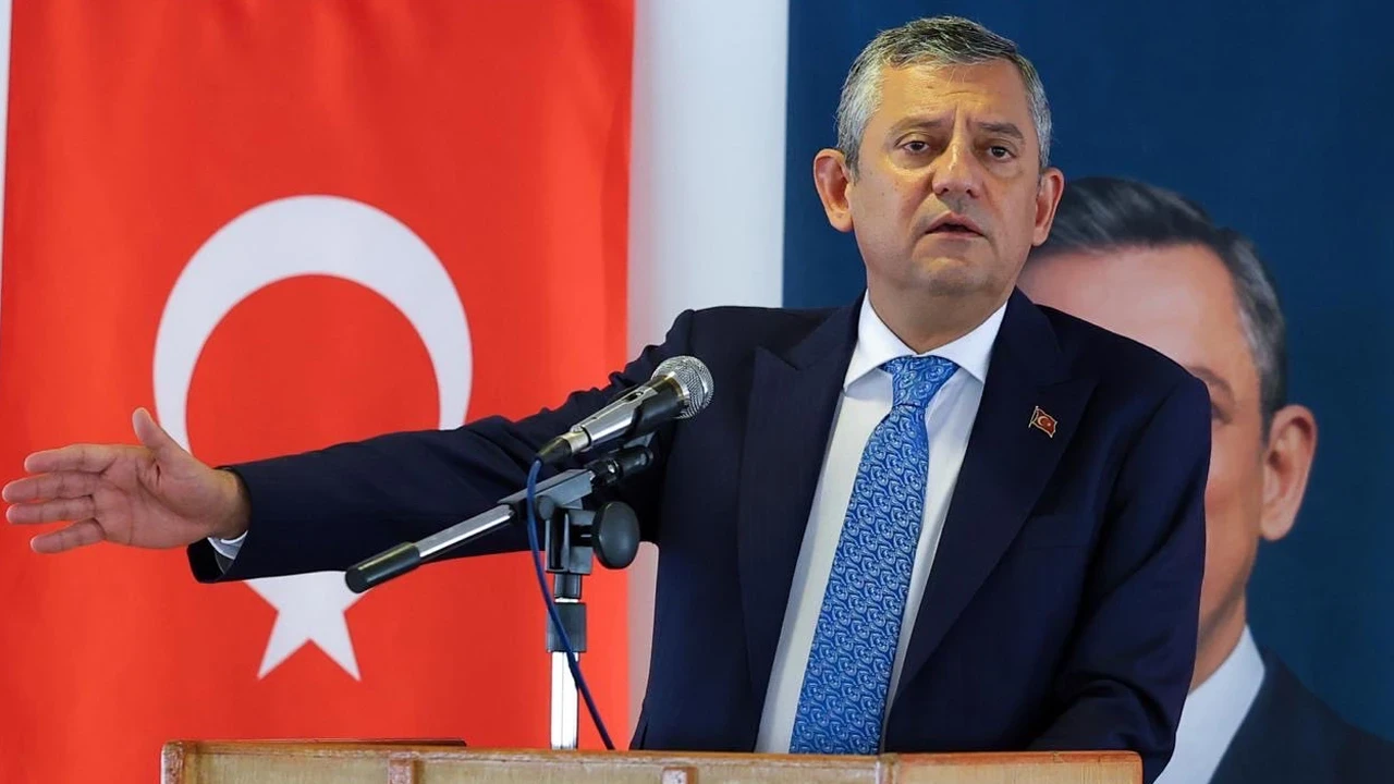 Özgür Özel'den Kapalı Grupta Vekillere Net 'CHP' Talimatı: 'Yeni Sayfa Açtık, Geçmişe Dönük Esprilerden Bile Uzak Durun'