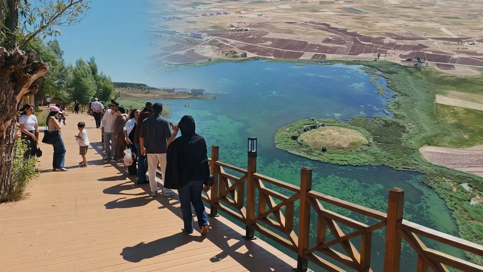 Kuruyan göl dolup taştı: Yüzeydeki görüntüyü görenler gözlerine inanamadı