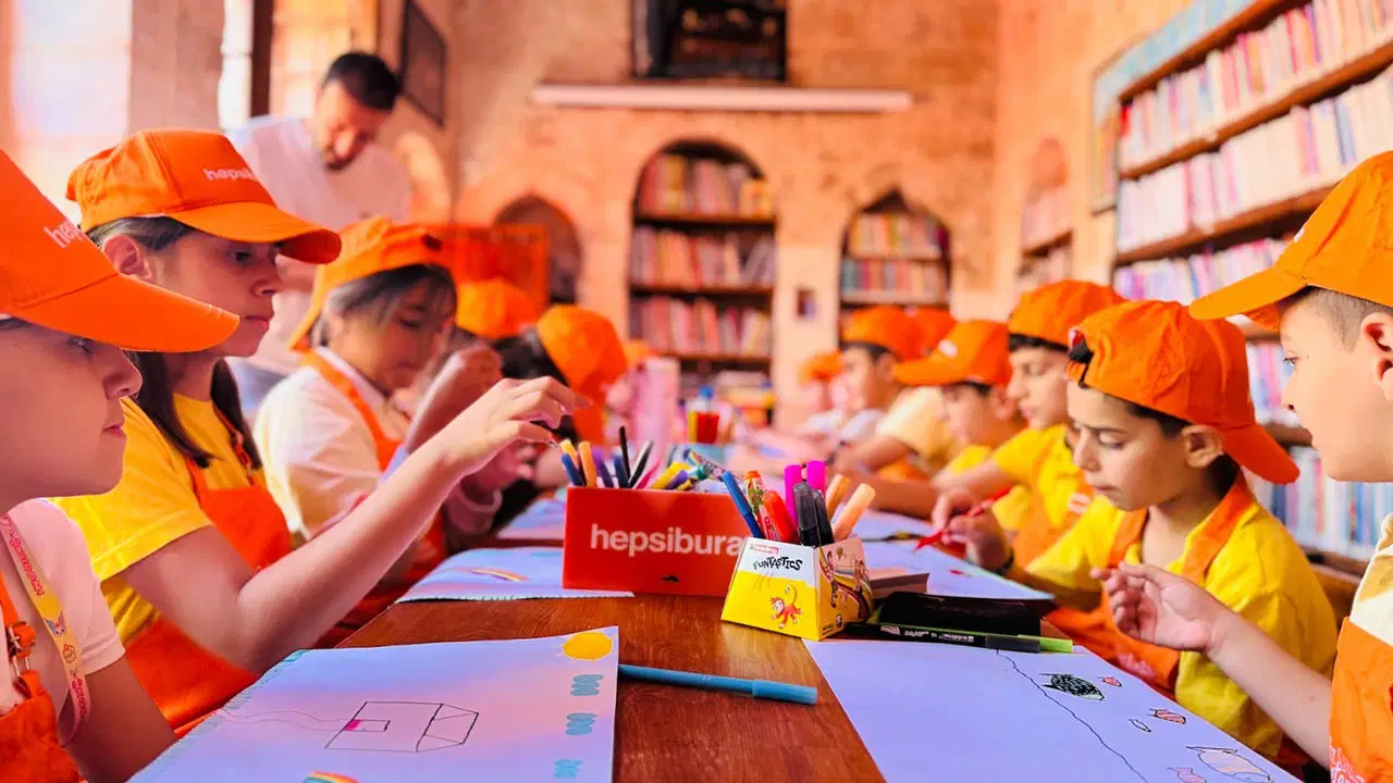 Geleceğin sanatçıları Mardin’de yetişiyor: Bienal Çocuk Atölyeleri tamamlandı