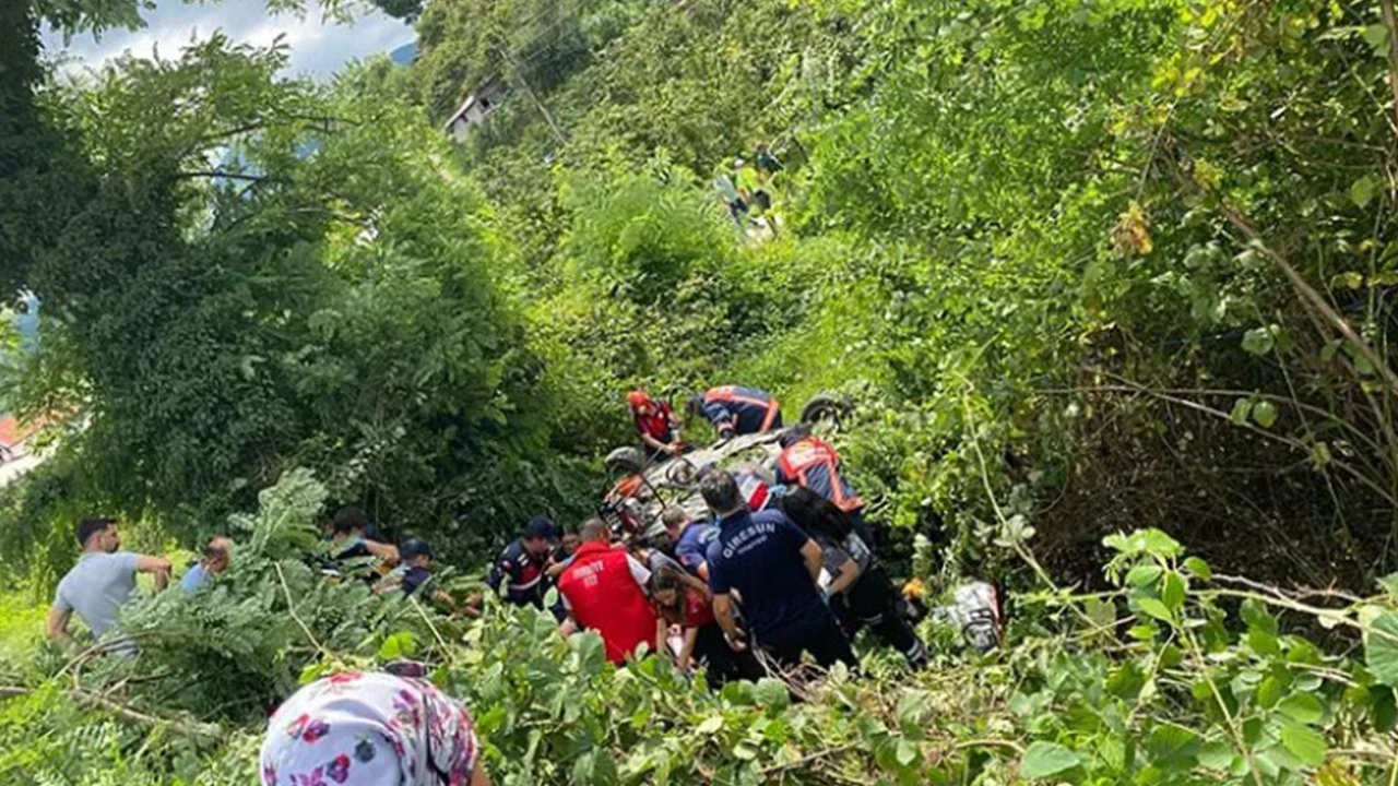 Giresun'da otomobil devrildi: 2 ölü, 3 yaralı
