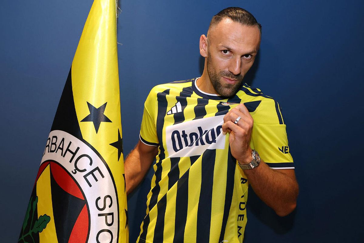 Fenerbahçe'de Vedat Muriqi ile 3 yıllık imza