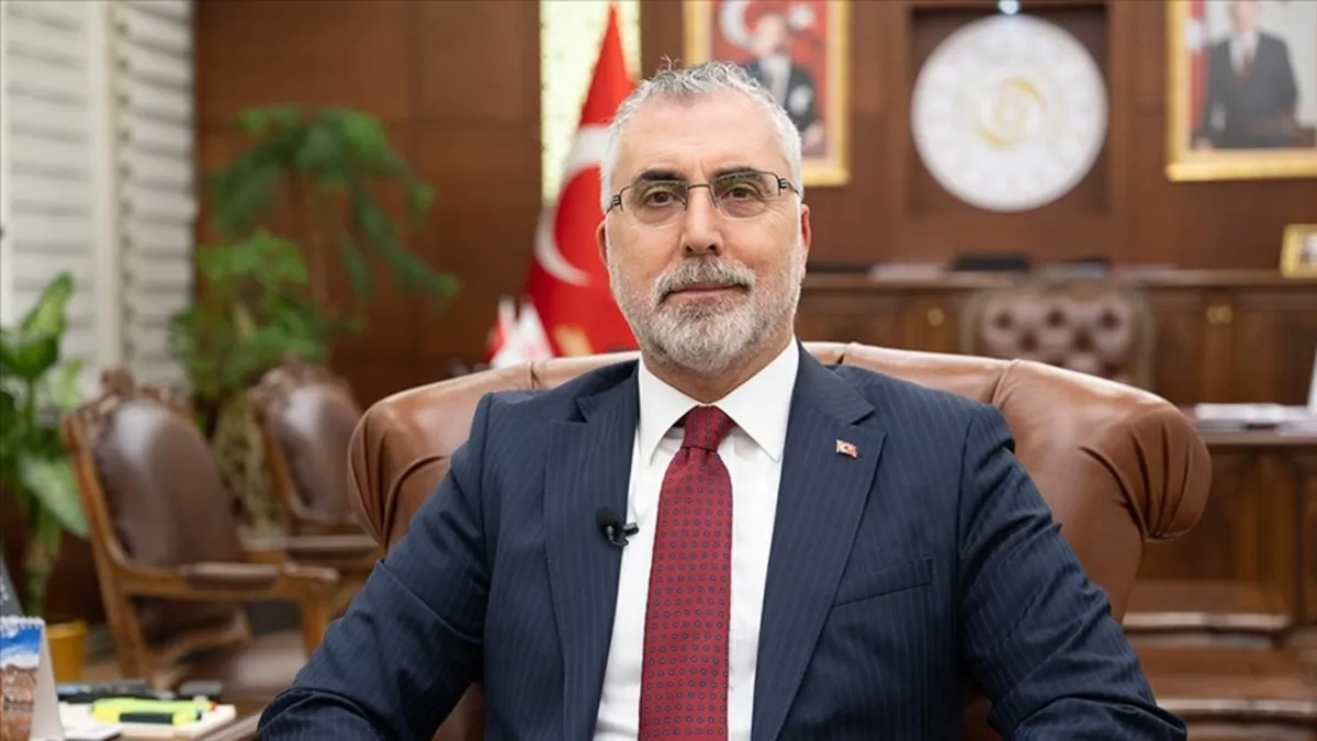 Bakan Işıkhan: İrademizin yönetimini sanal dünyaya teslim etmekten kaçınmalıyız
