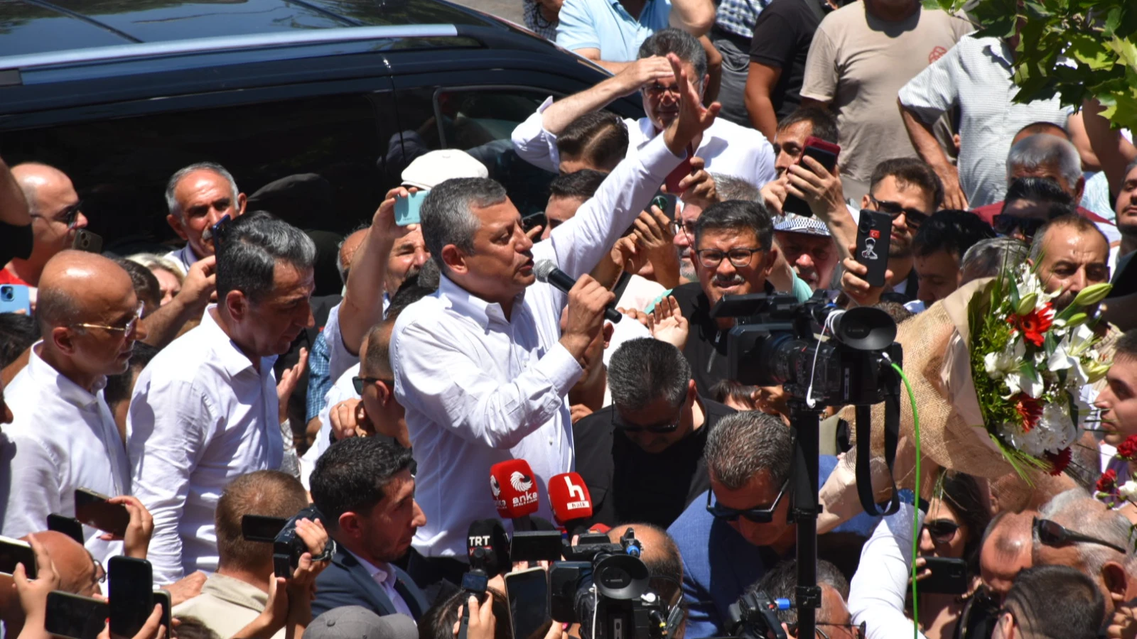 Özgür Özel: En son bir kişi kalsak da biz bu yoldan dönmeyiz