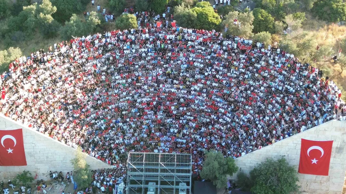 Kaş'taki antik tiyatroda Dünya Kupası heyecanı