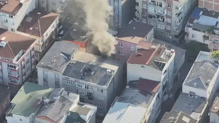 Bağcılar'da akılalmaz dehşet! Annesinden para alamayınca evi ateşe verdi