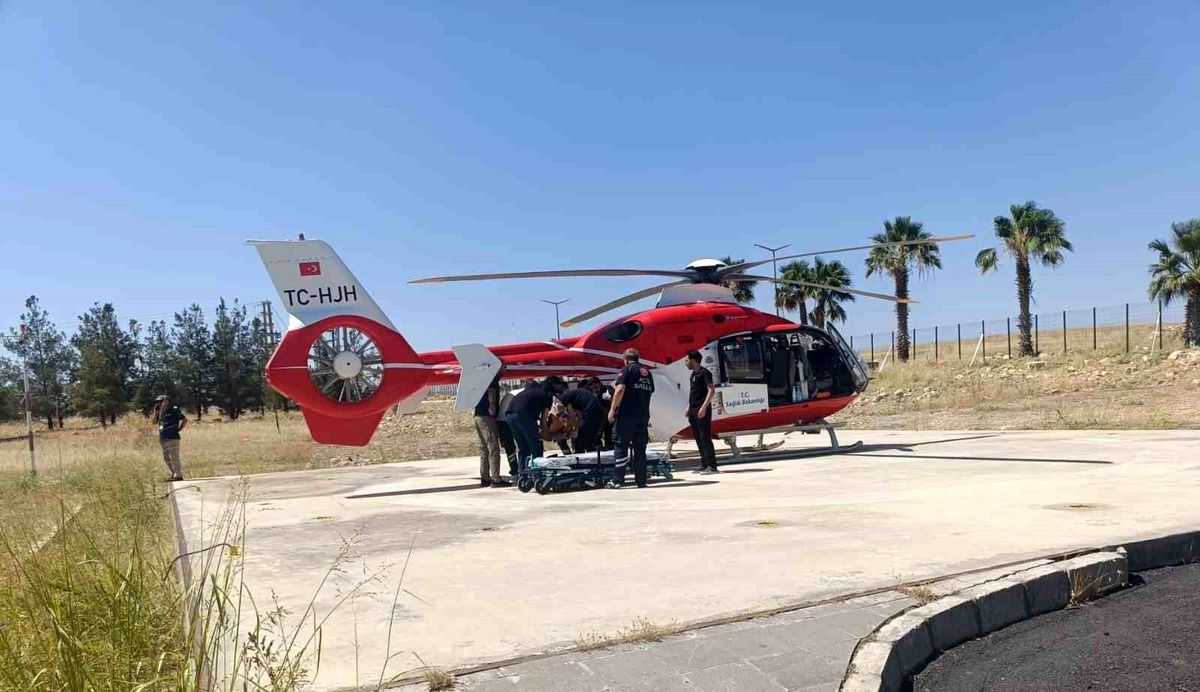 Şırnak'ta yaralanan şahıs ambulans helikopterle Şanlıurfa'ya getirildi