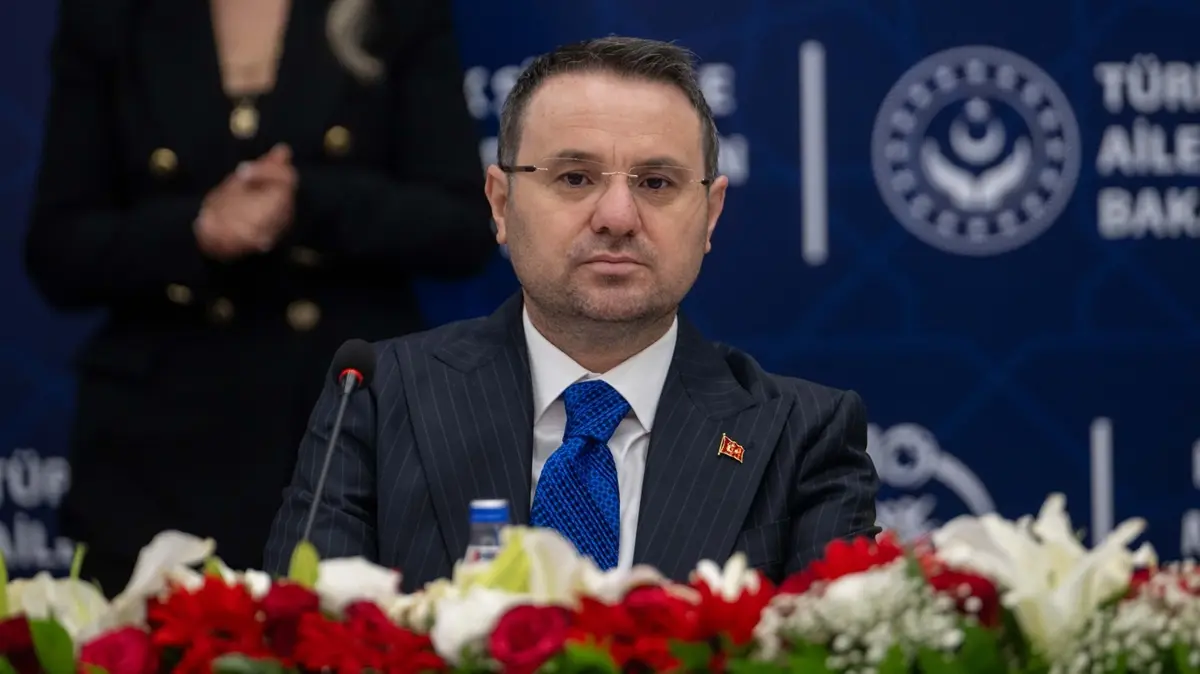 Bakan Gürlek, Özel'den manevi tazminat kazandı