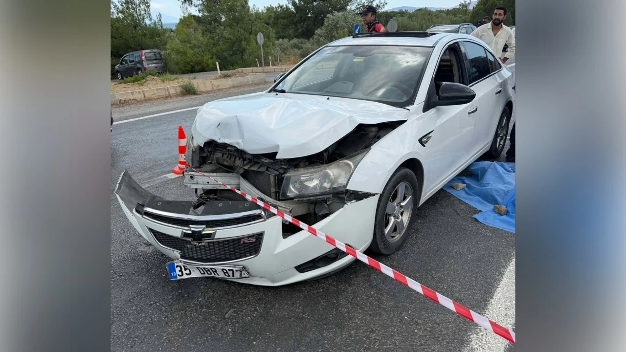İzmir'de iki araç çarpıştı: Ölü ve yaralılar var