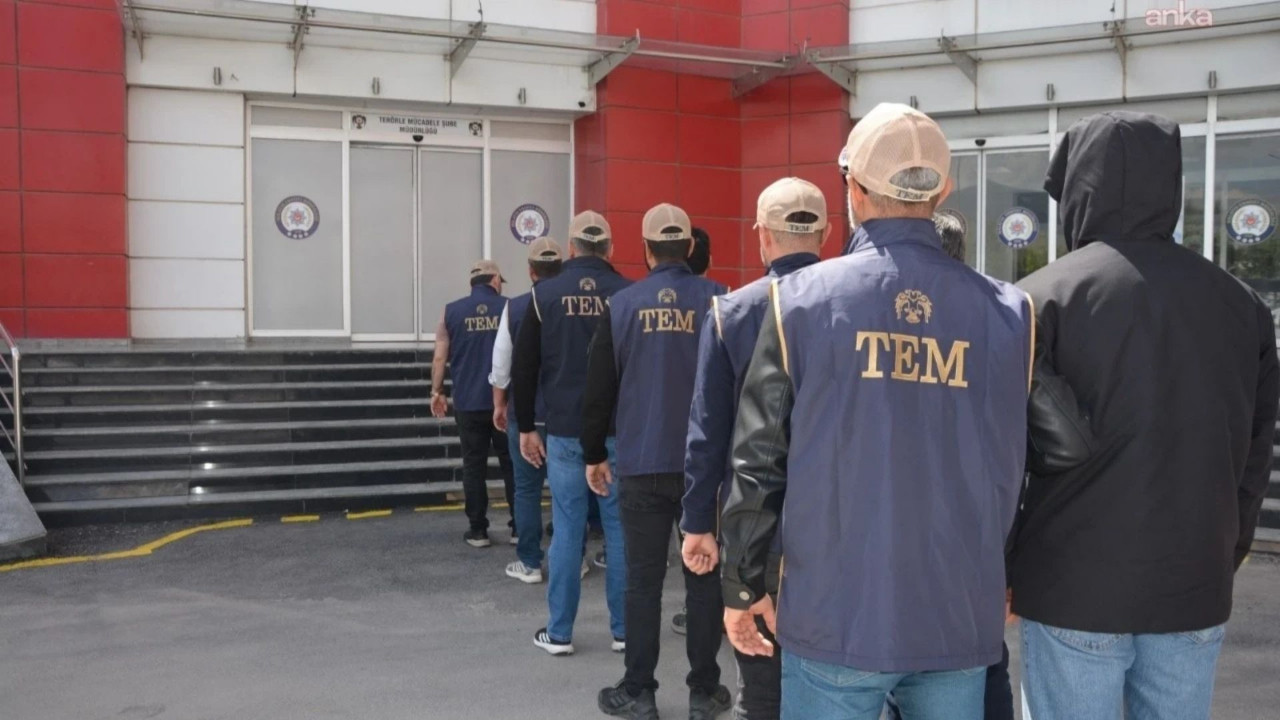 FETÖ’nün yeni hücreleri deşifre edildi! Adreslerden servet çıktı