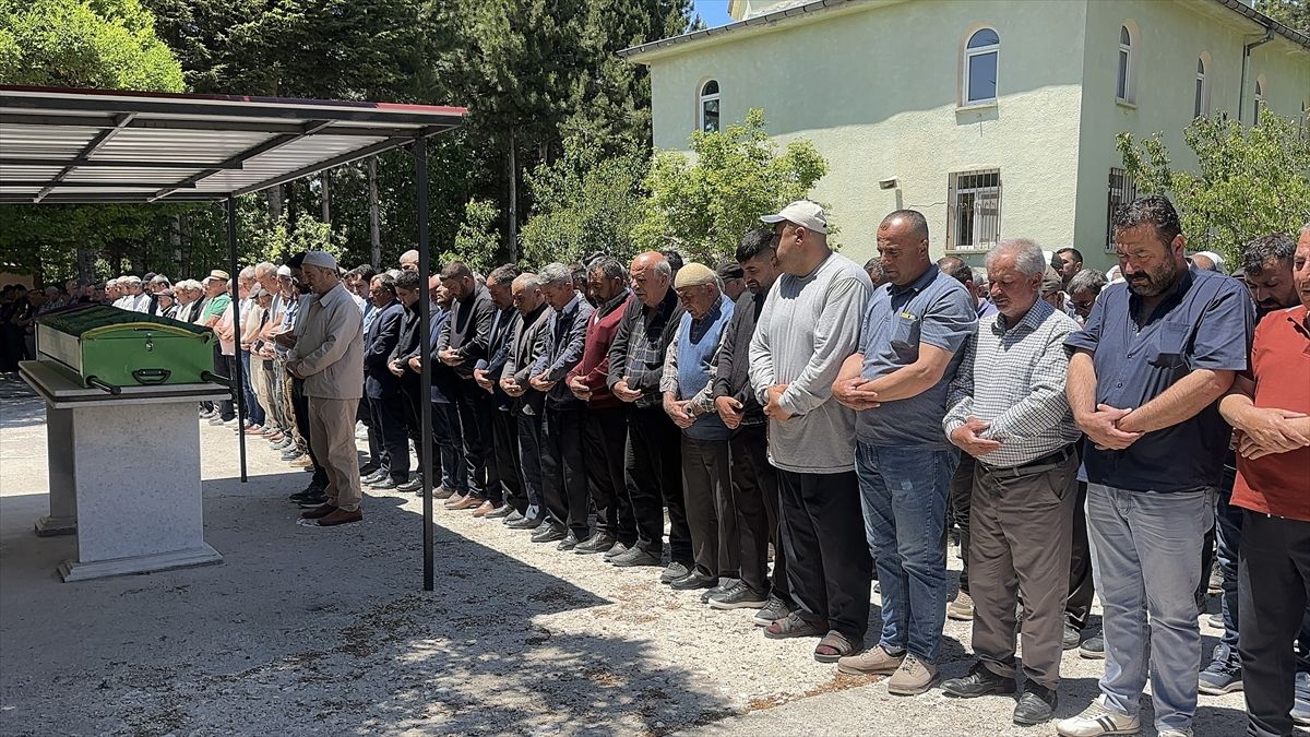 Niğde'de gölette boğulan çocuğun cenazesi defnedildi