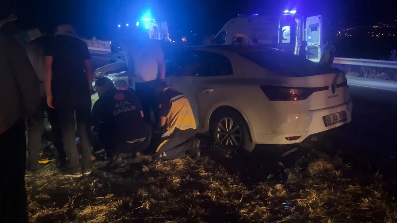 Tokat'ta iki otomobil çarpıştı: 1'i ağır 9 yaralı